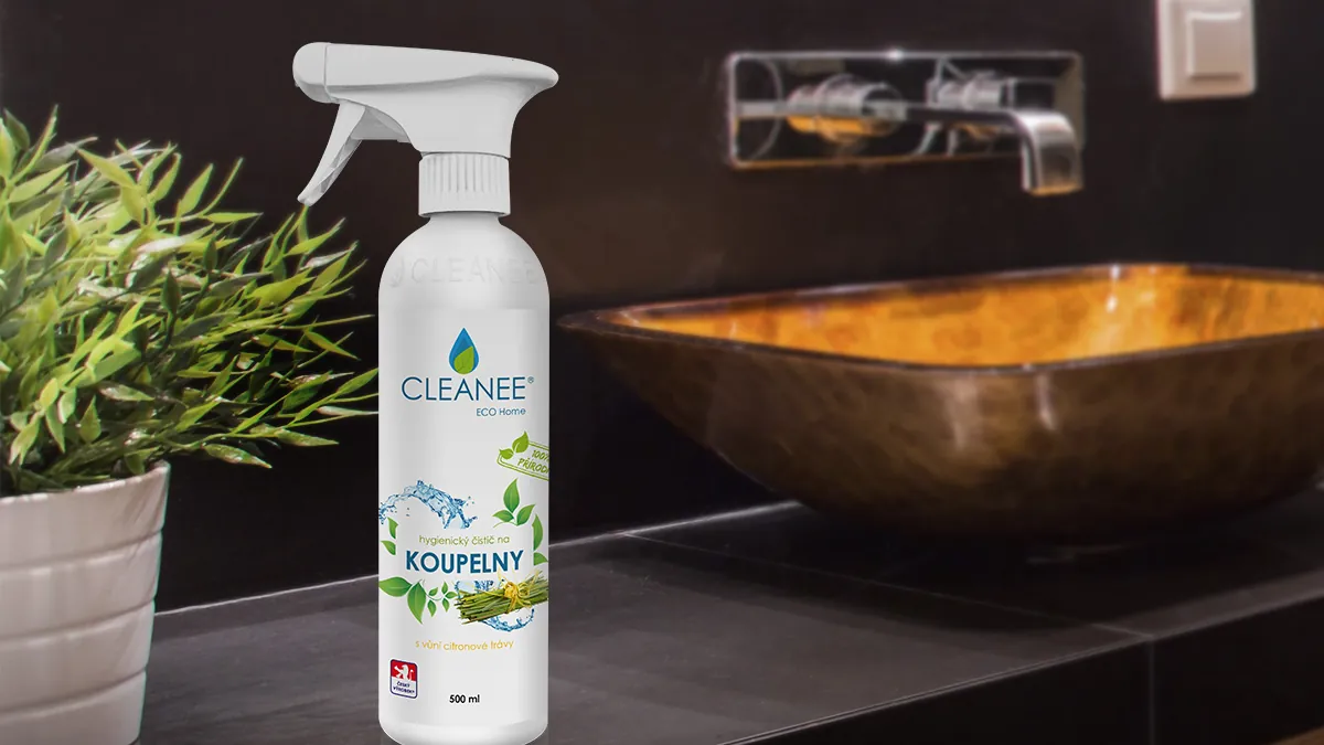 Čistič na koupelny CLEANEE s vůní citronové trávy 500 ml v koupelně