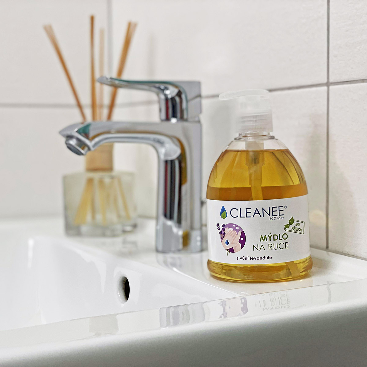 CLEANEE ECO Body 100% přírodní mýdlo na ruce s vůní levandule 500ml